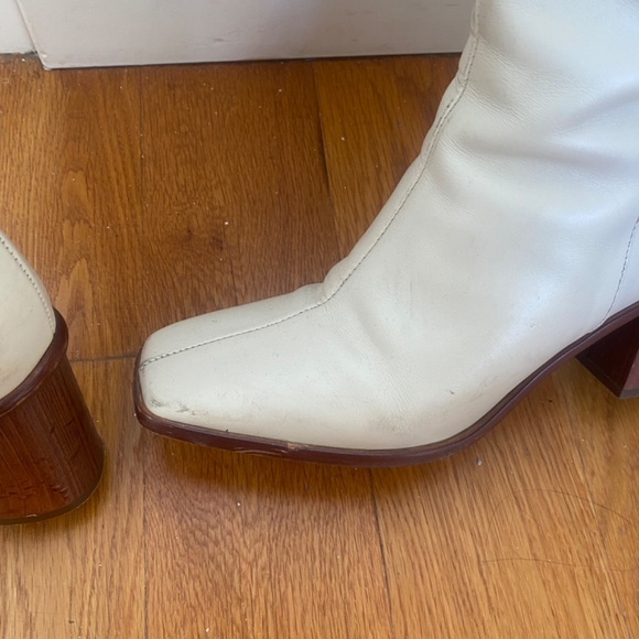 Alohas East Boots in Off Ivory Size 38 - Picture 5 of 7